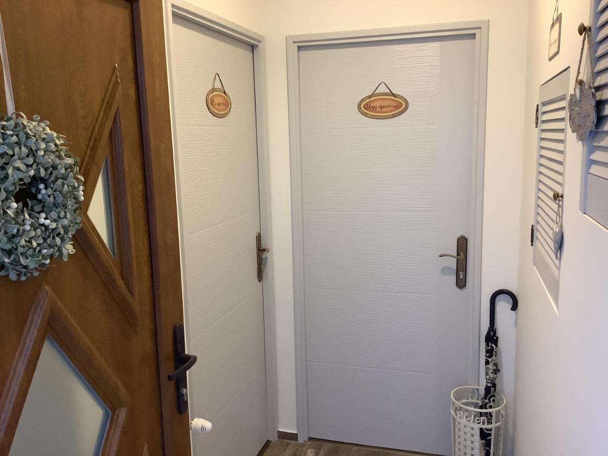 Ezuest Boroka Apartman Eger Exteriör bild