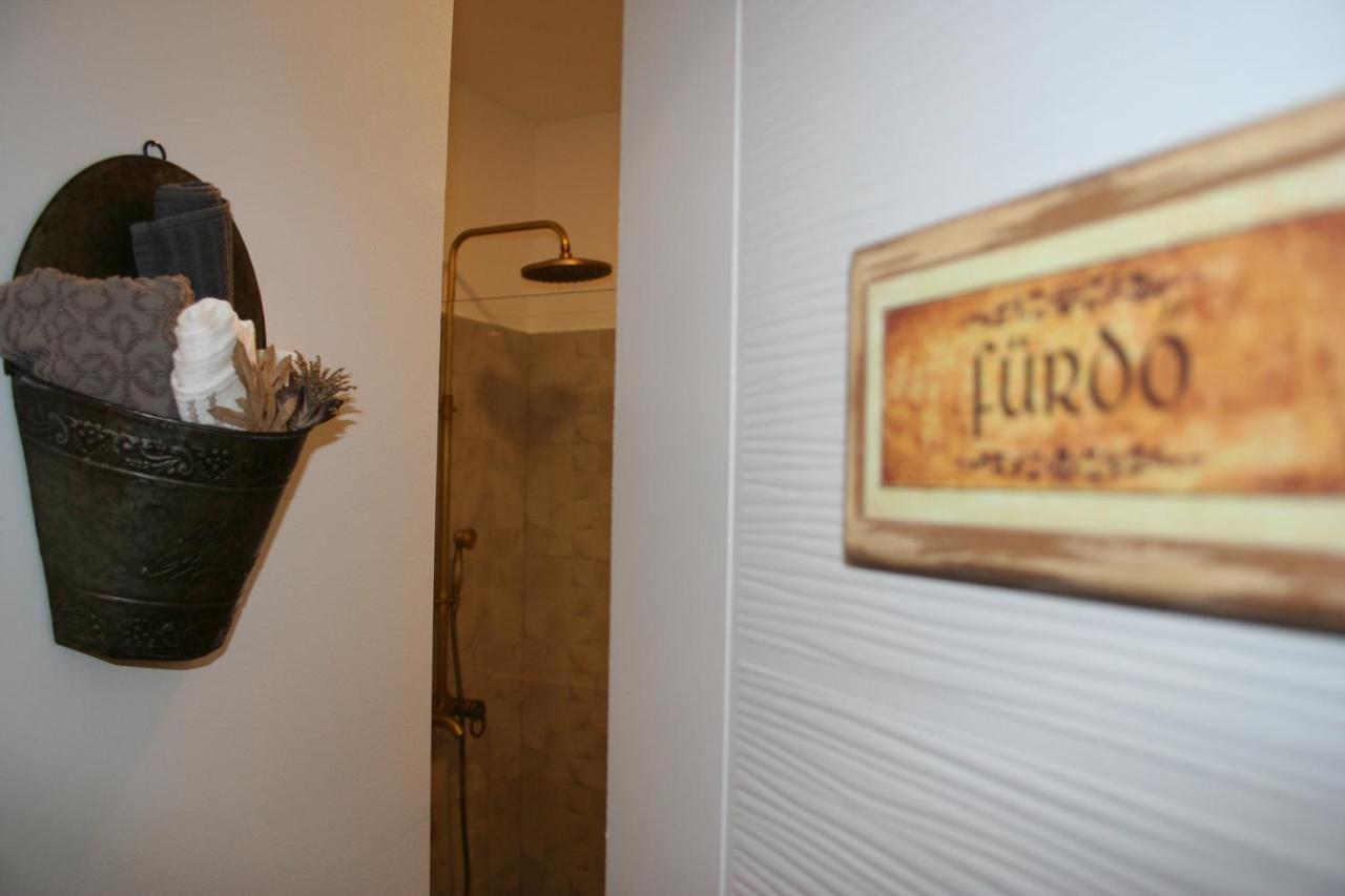 Ezuest Boroka Apartman Eger Exteriör bild